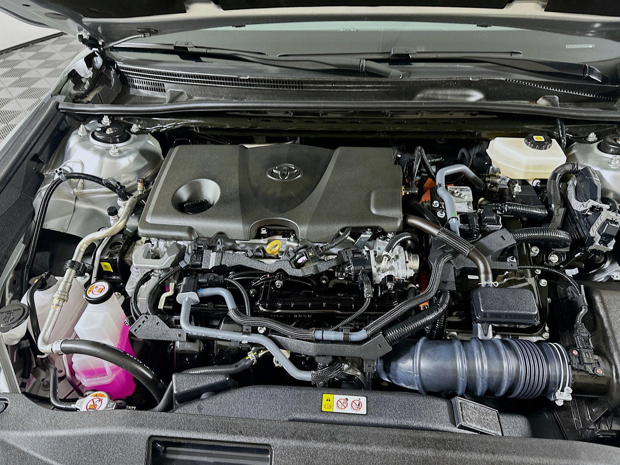 Used 2025 Toyota Camry LE image 32