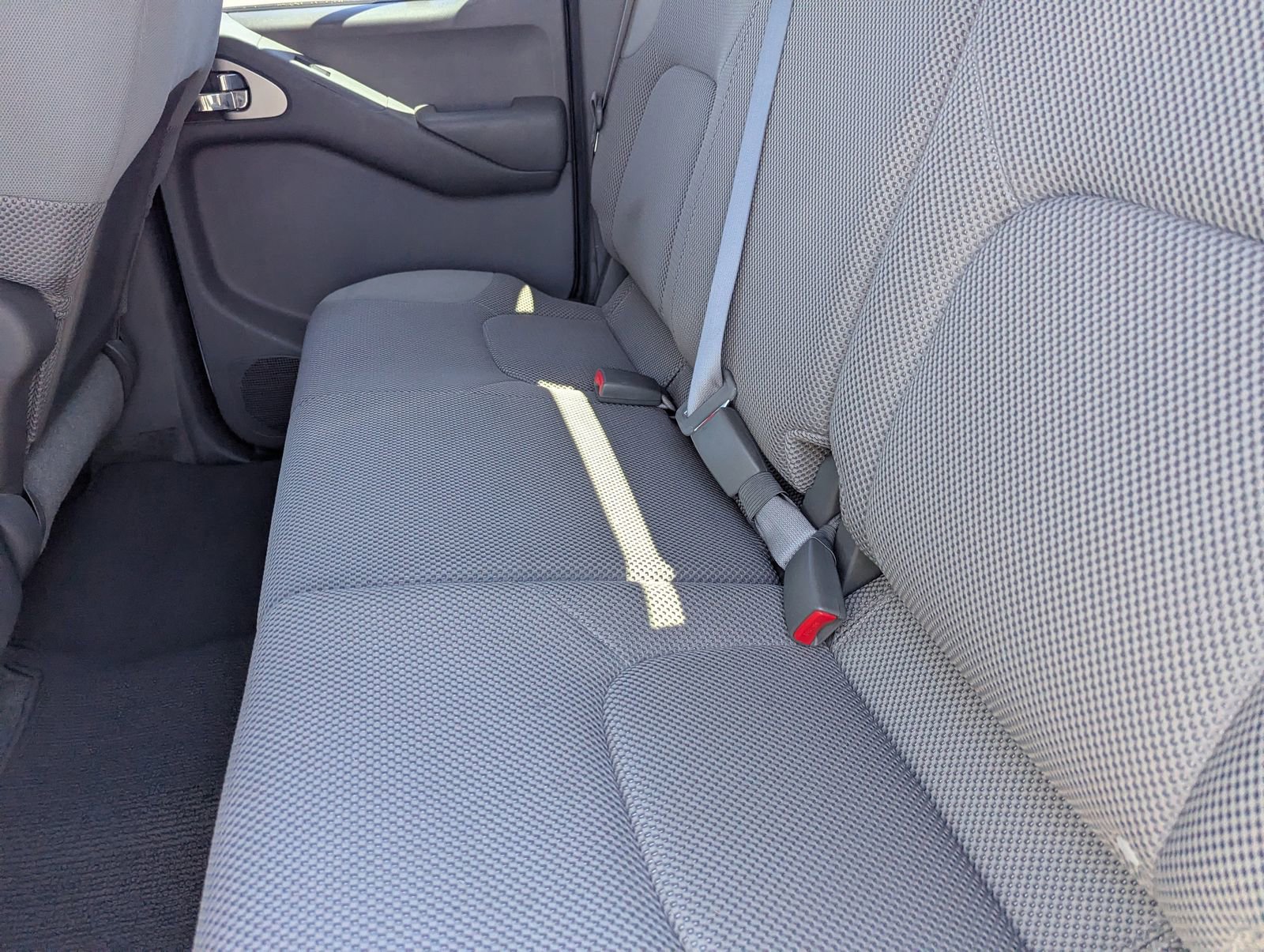 Used 2011 Nissan Frontier SV RWD image 14