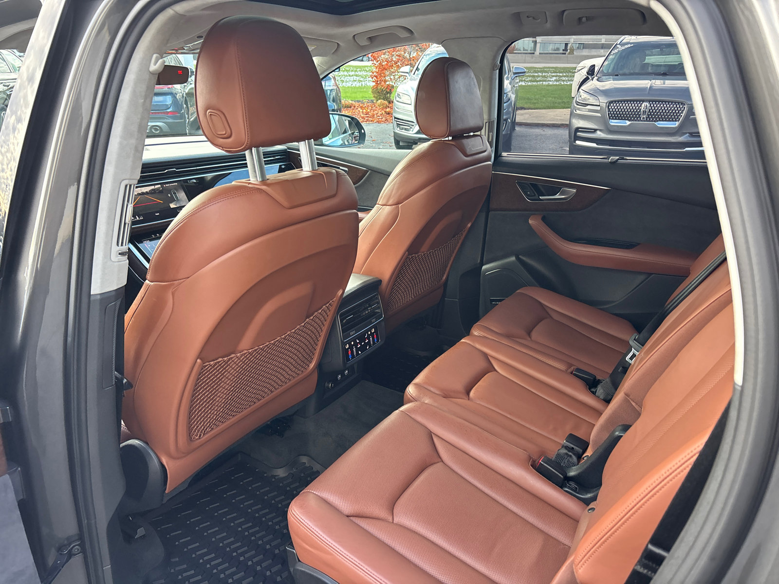 Used 2020 Audi Q7 3.0T Prestige w/ Prestige Package image 27