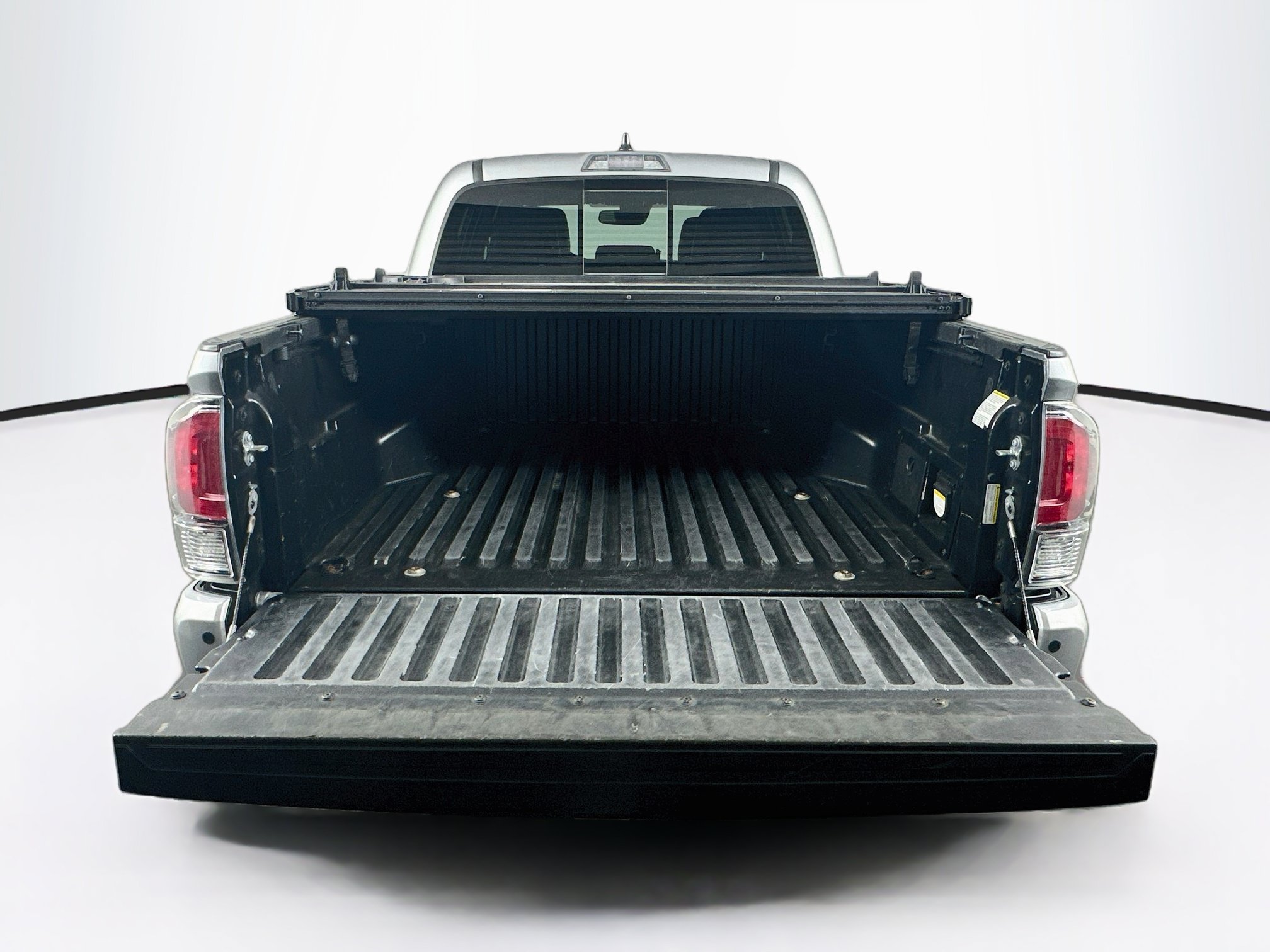 Used 2022 Toyota Tacoma Limited AWD/4WD image 30