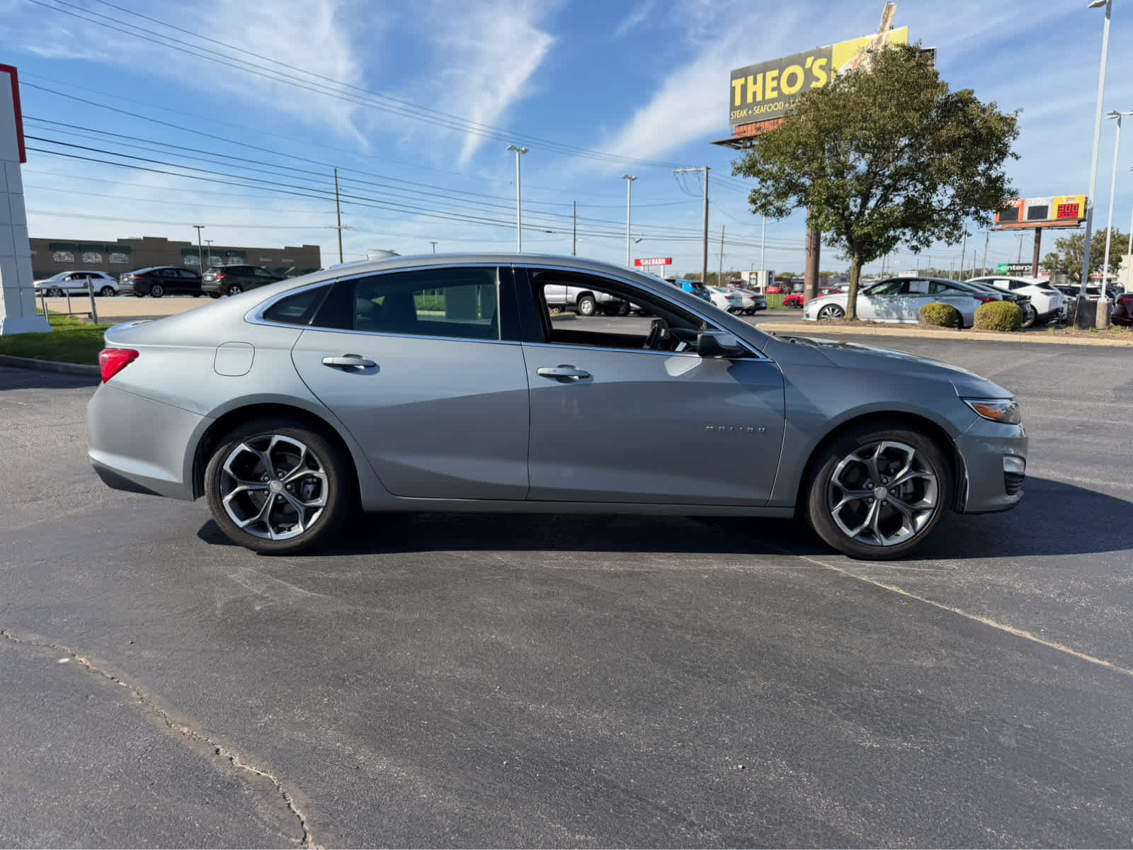 Used 2023 Chevrolet Malibu LT FWD image 9
