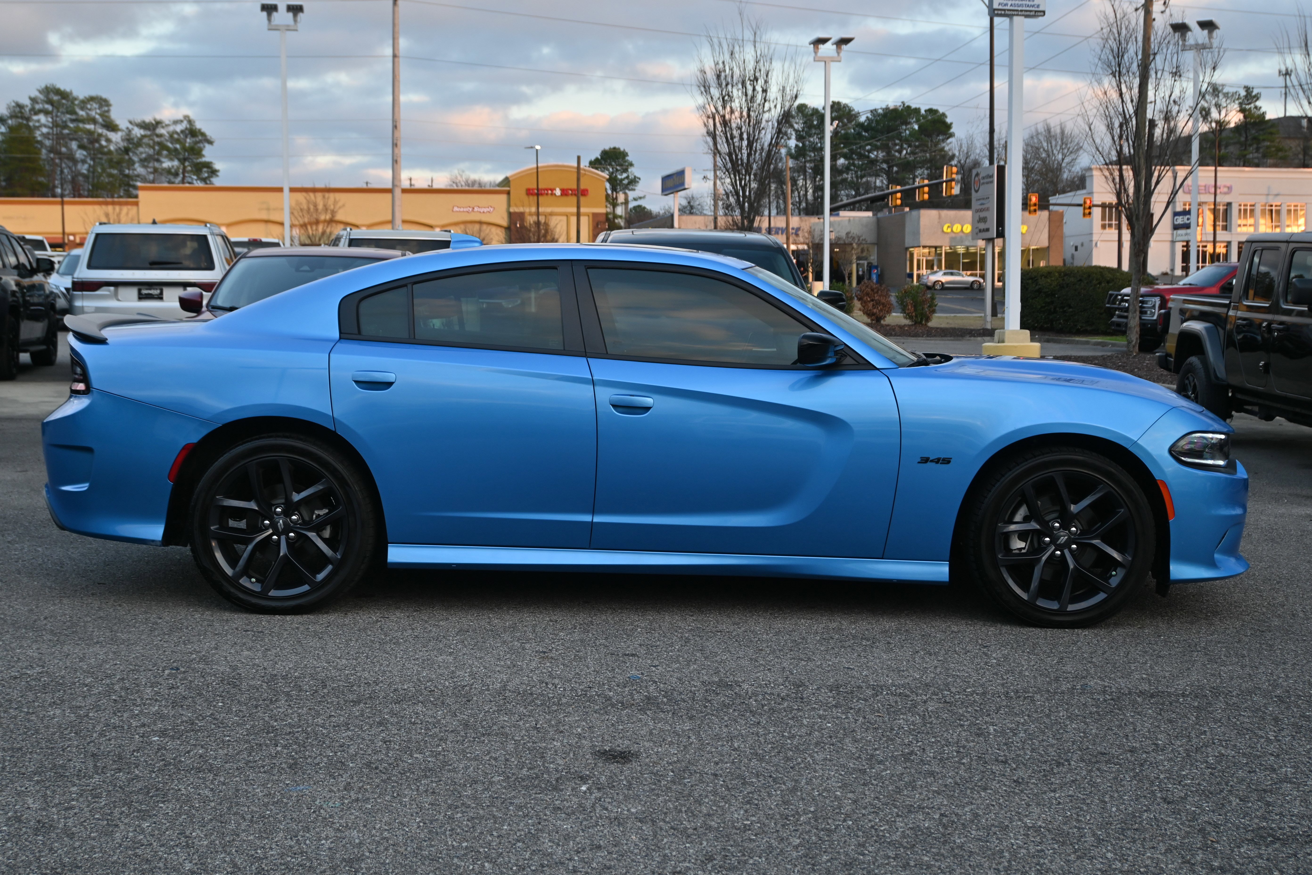 Used 2023 Dodge Charger R/T w/ Blacktop Package image 16