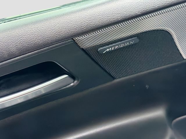 Used 2018 Jaguar XE S image 19