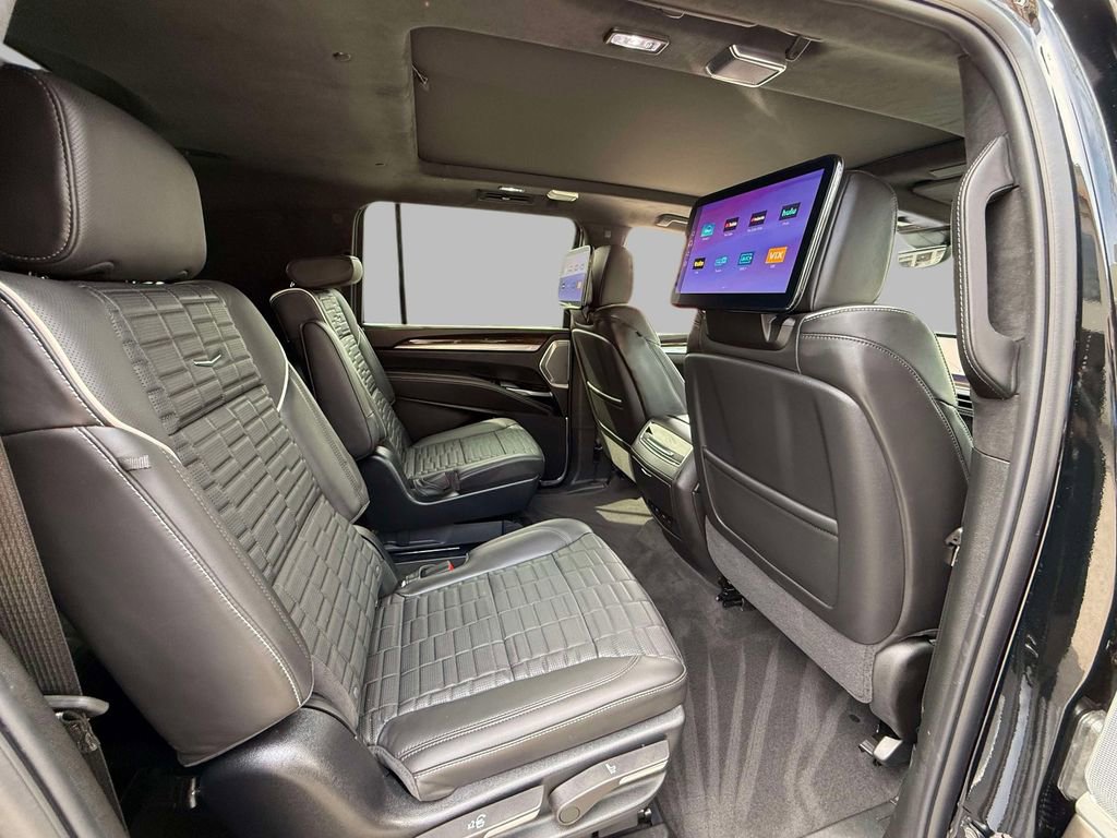 Used 2025 Cadillac Escalade ESV Premium Luxury Platinum image 16