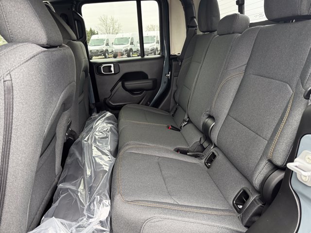 New 2026 Jeep Gladiator Sport AWD/4WD image 18