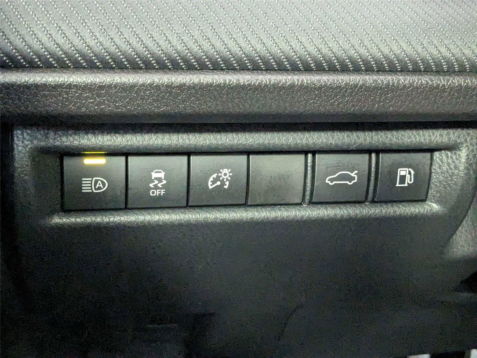 Used 2025 Toyota Camry SE FWD image 15