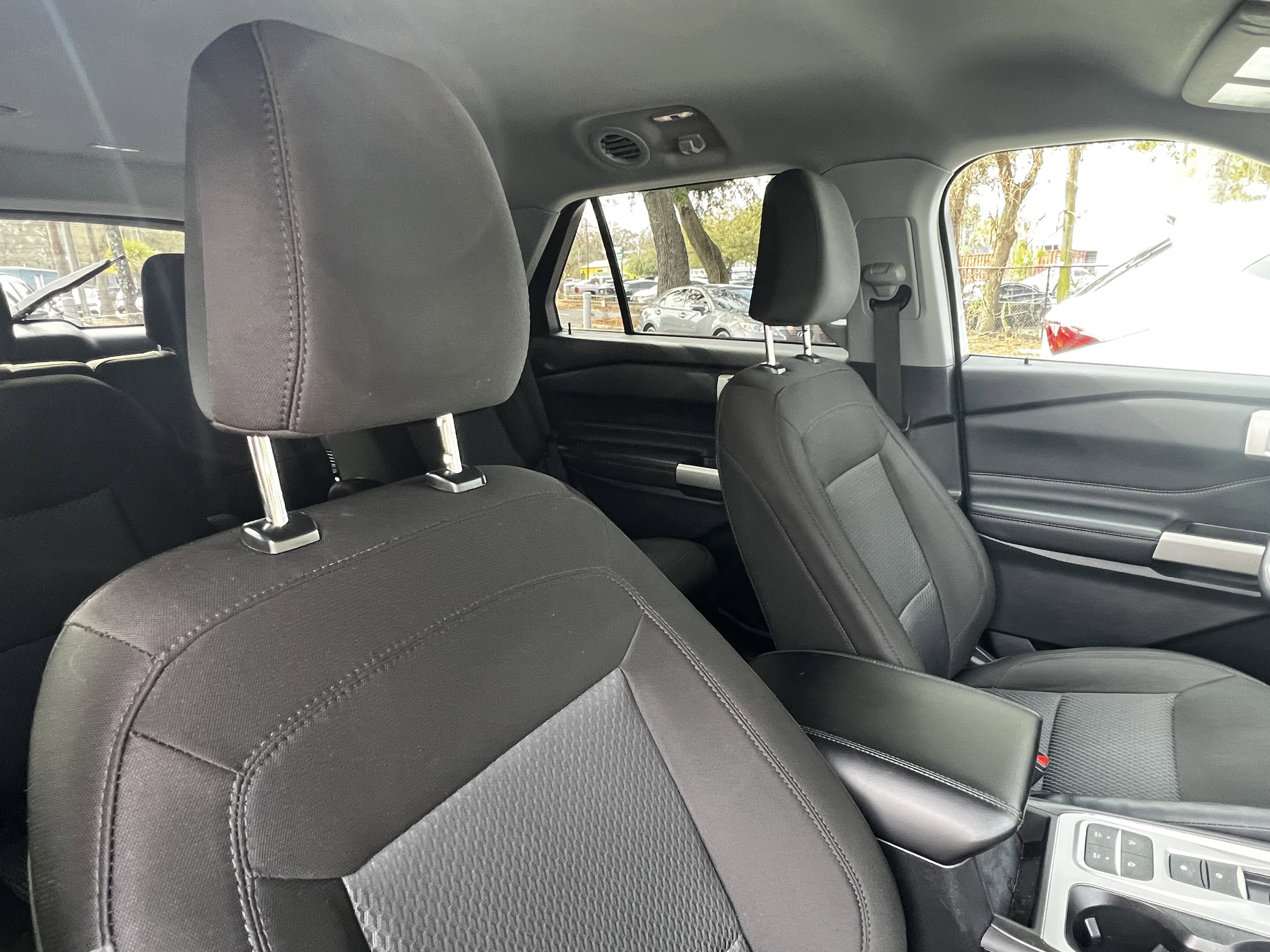 Used 2023 Ford Explorer XLT image 45