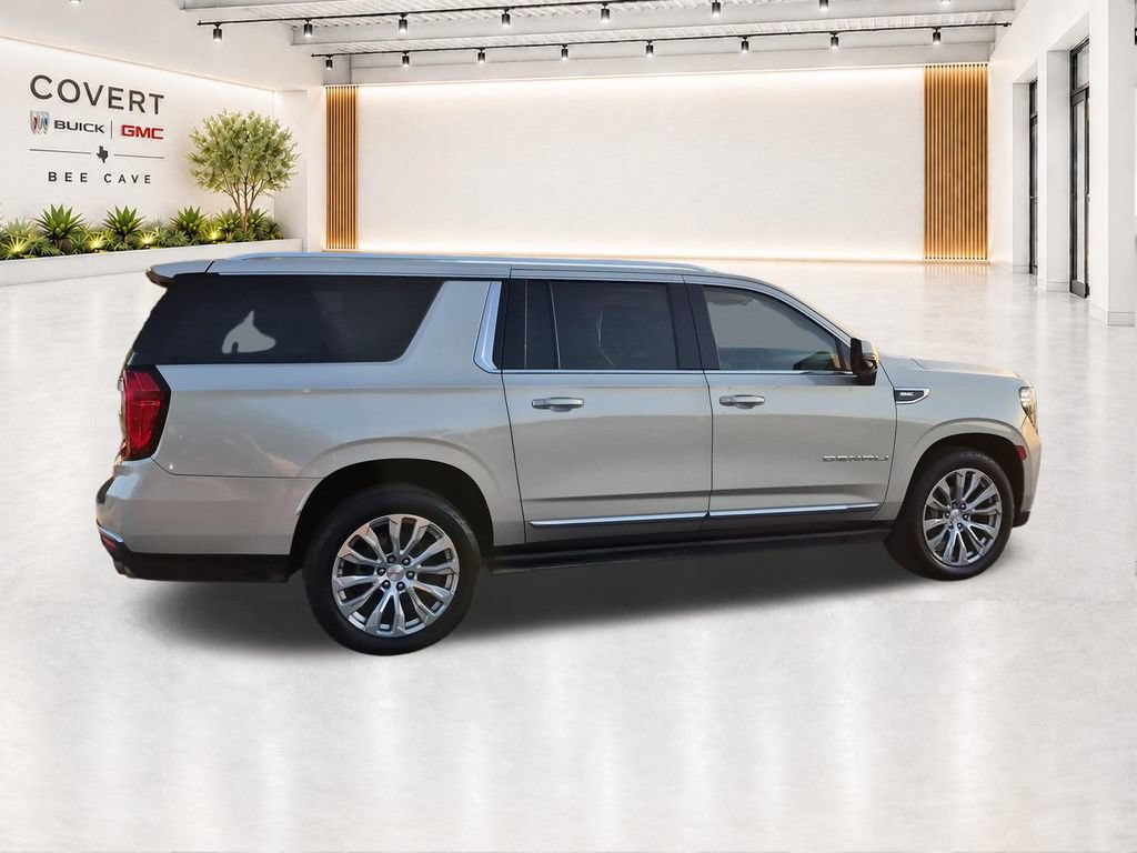 Used 2022 GMC Yukon XL Denali AWD/4WD image 15