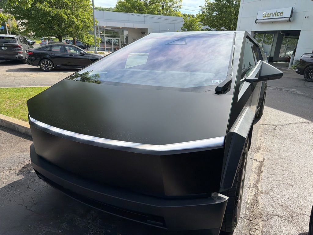 Used 2025 Tesla Cybertruck AWD Crew Cab image 3