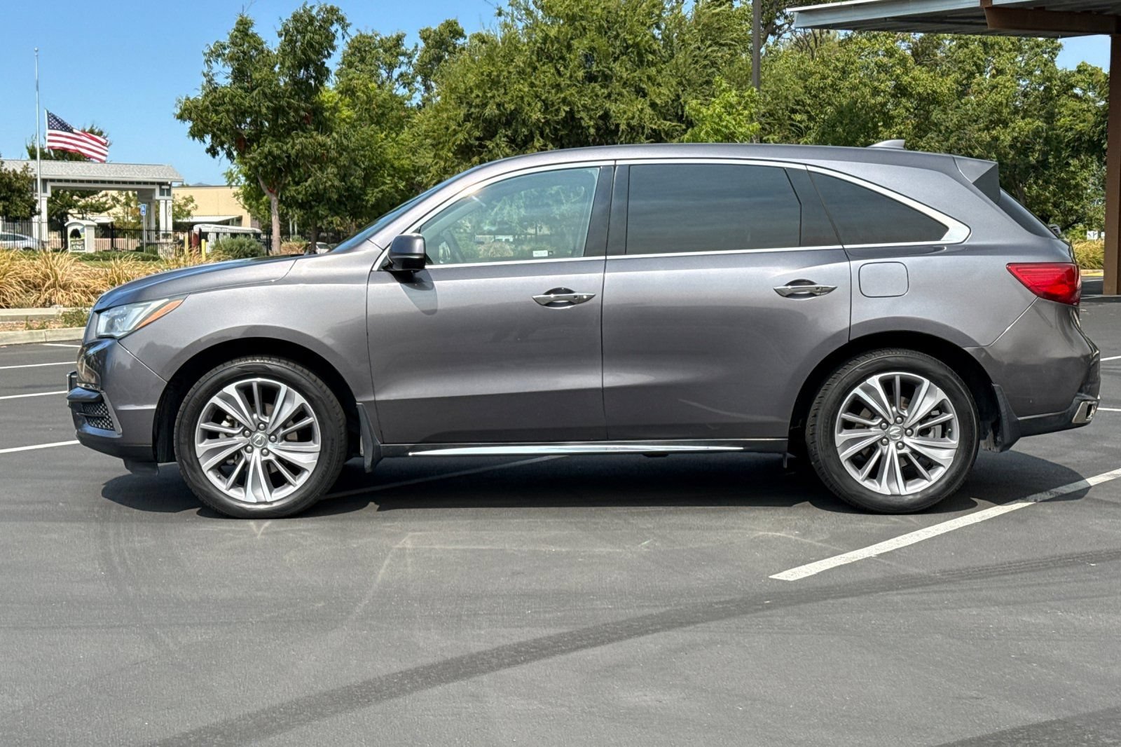 Used 2018 Acura MDX w/ Technology Package FWD image 14