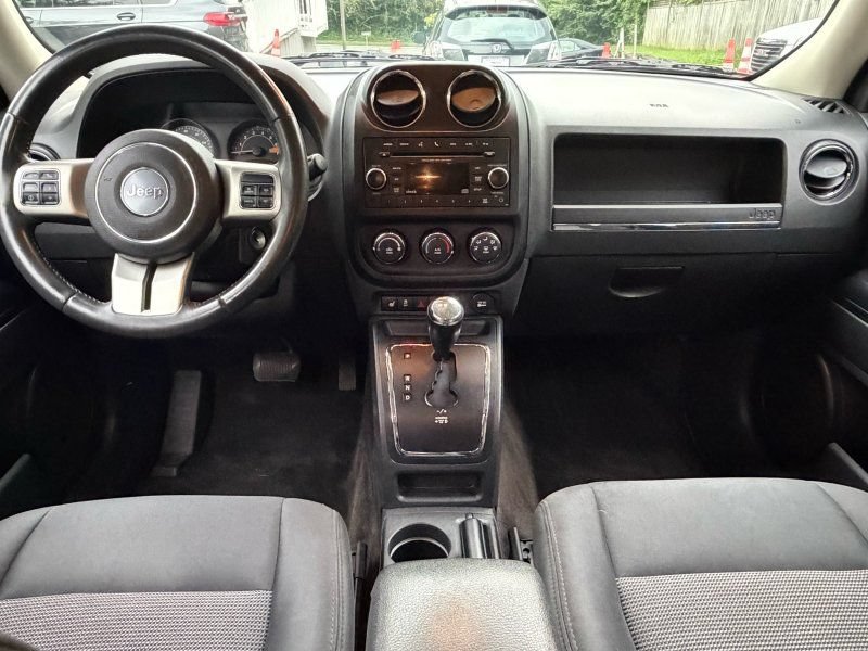 Used 2014 Jeep Patriot Latitude w/ Sun/Sound Group AWD/4WD image 13