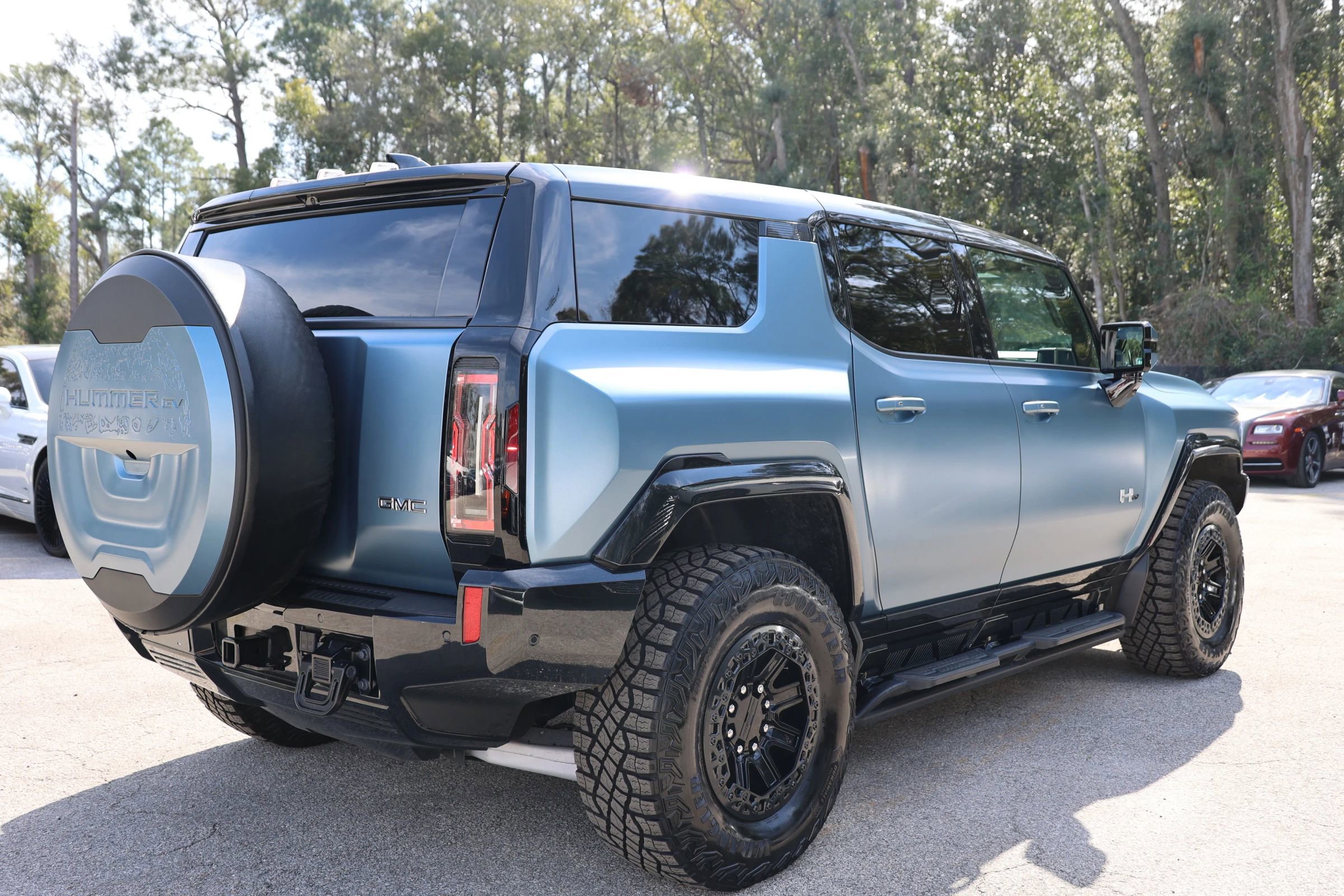 Used 2024 GMC Hummer EV 3X w/ Omega Edition AWD/4WD image 4