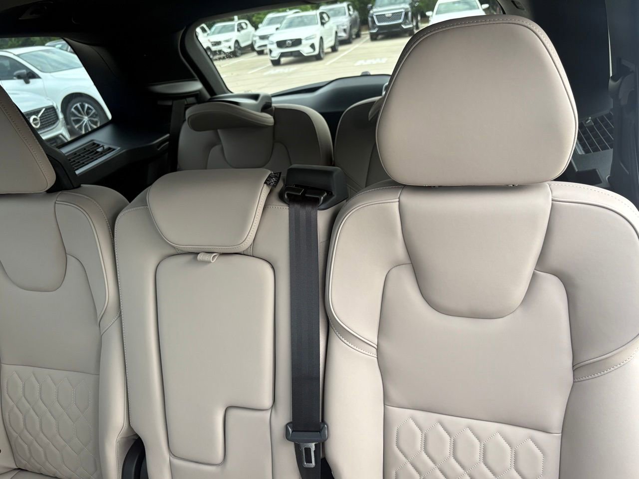 New 2026 Volvo XC90 T8 Plus w/ Protection Package Premier AWD/4WD image 23