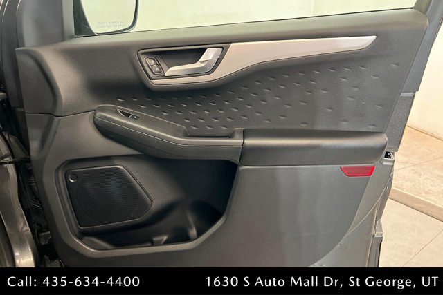 Used 2020 Ford Escape SEL image 23