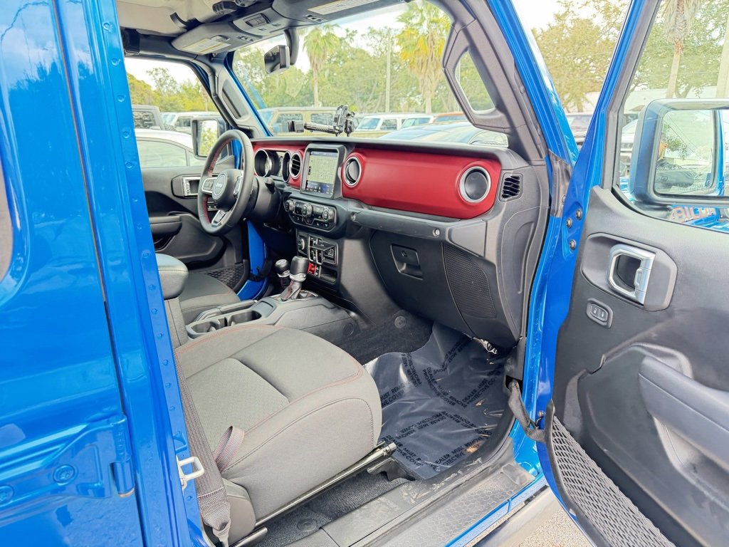 Used 2023 Jeep Gladiator Rubicon w/ Trailer Tow Package image 29