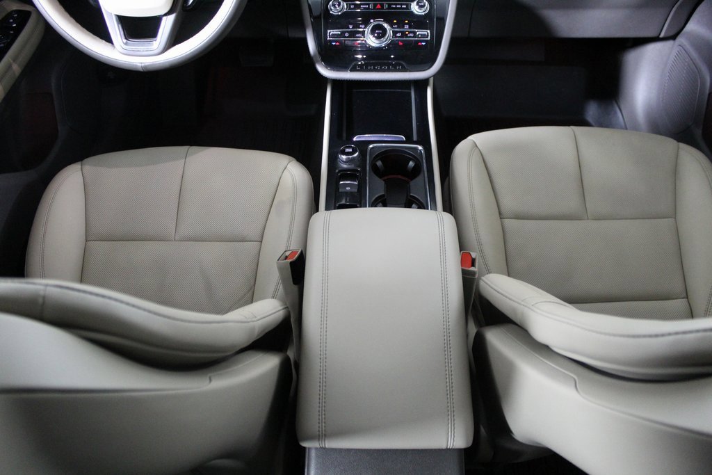 Used 2022 Lincoln Corsair Reserve image 16