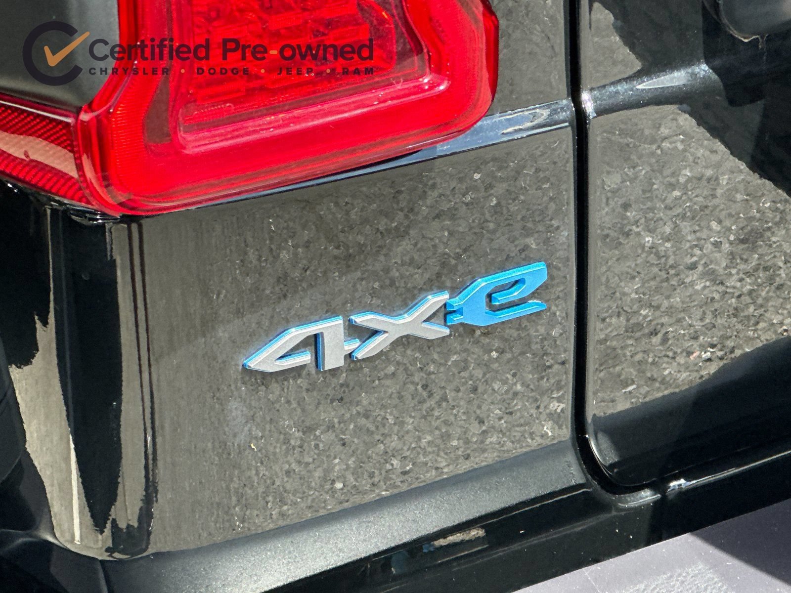 Used 2025 Jeep Wrangler Unlimited Rubicon 4xe w/ Safety Group AWD/4WD image 27