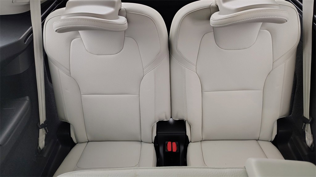 Certified 2023 Volvo XC90 B5 Core w/ Climate Package image 29