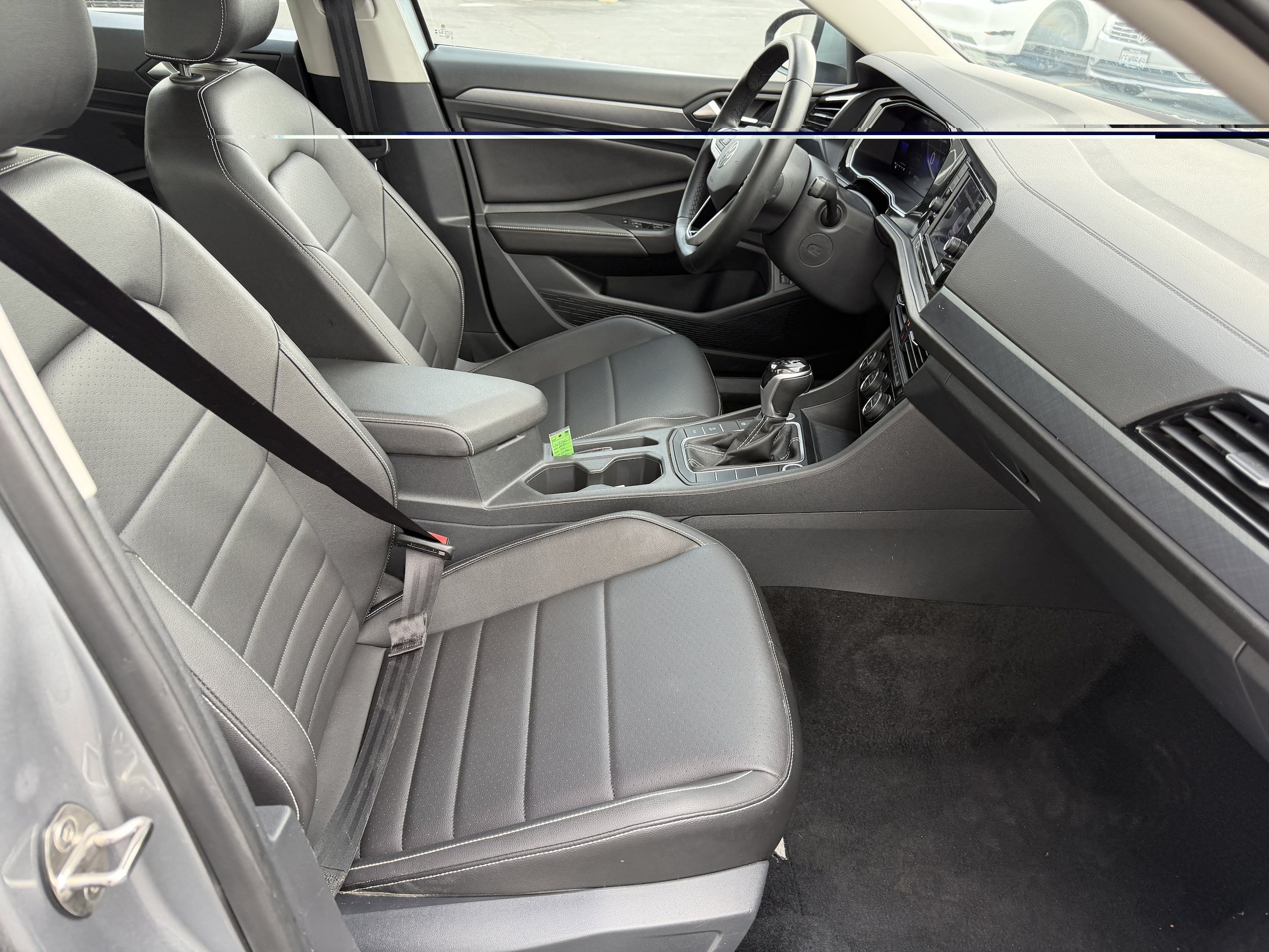 Used 2024 Volkswagen Jetta SE FWD image 34