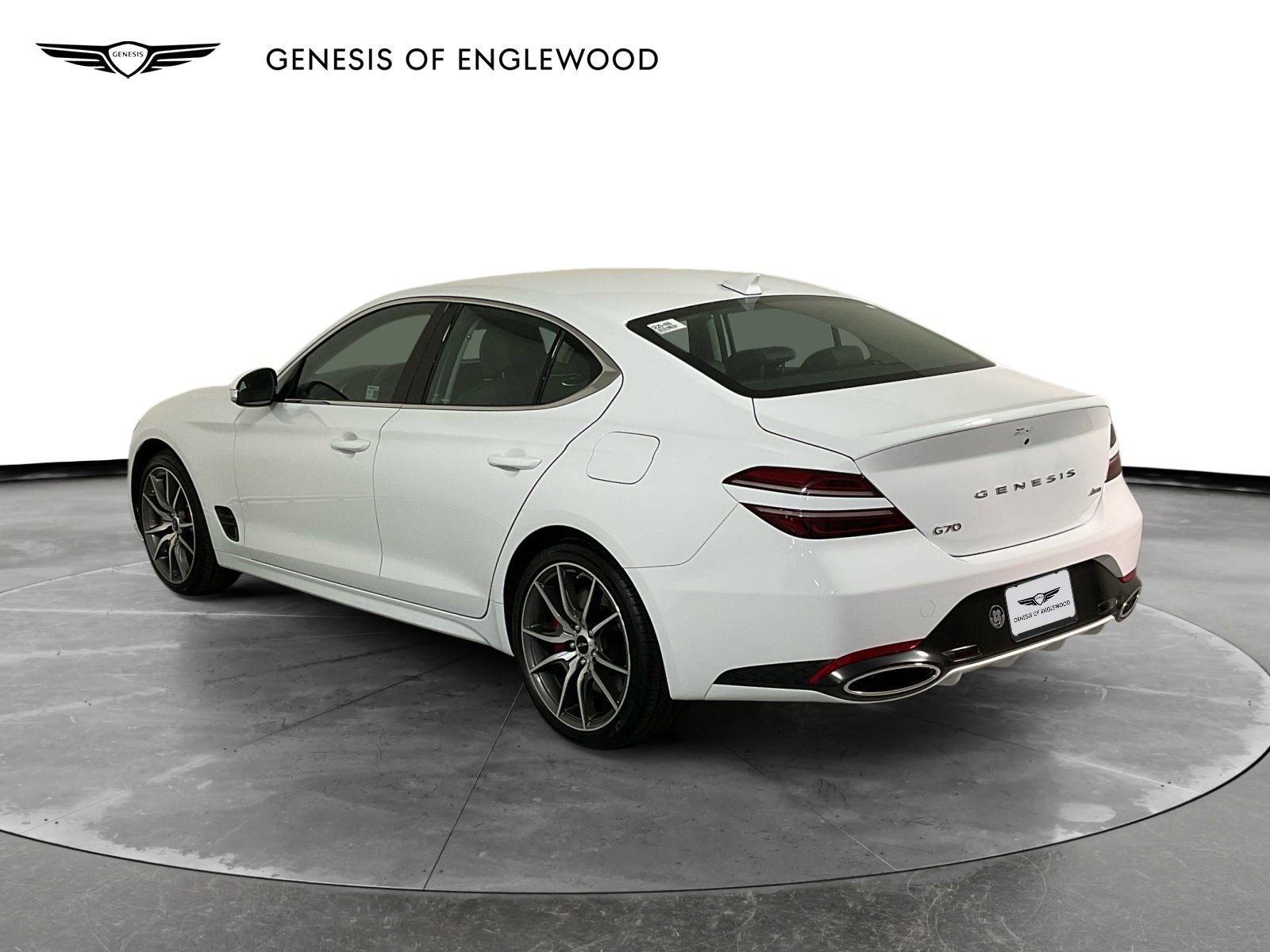 Used 2025 Genesis G70 2.5T image 9