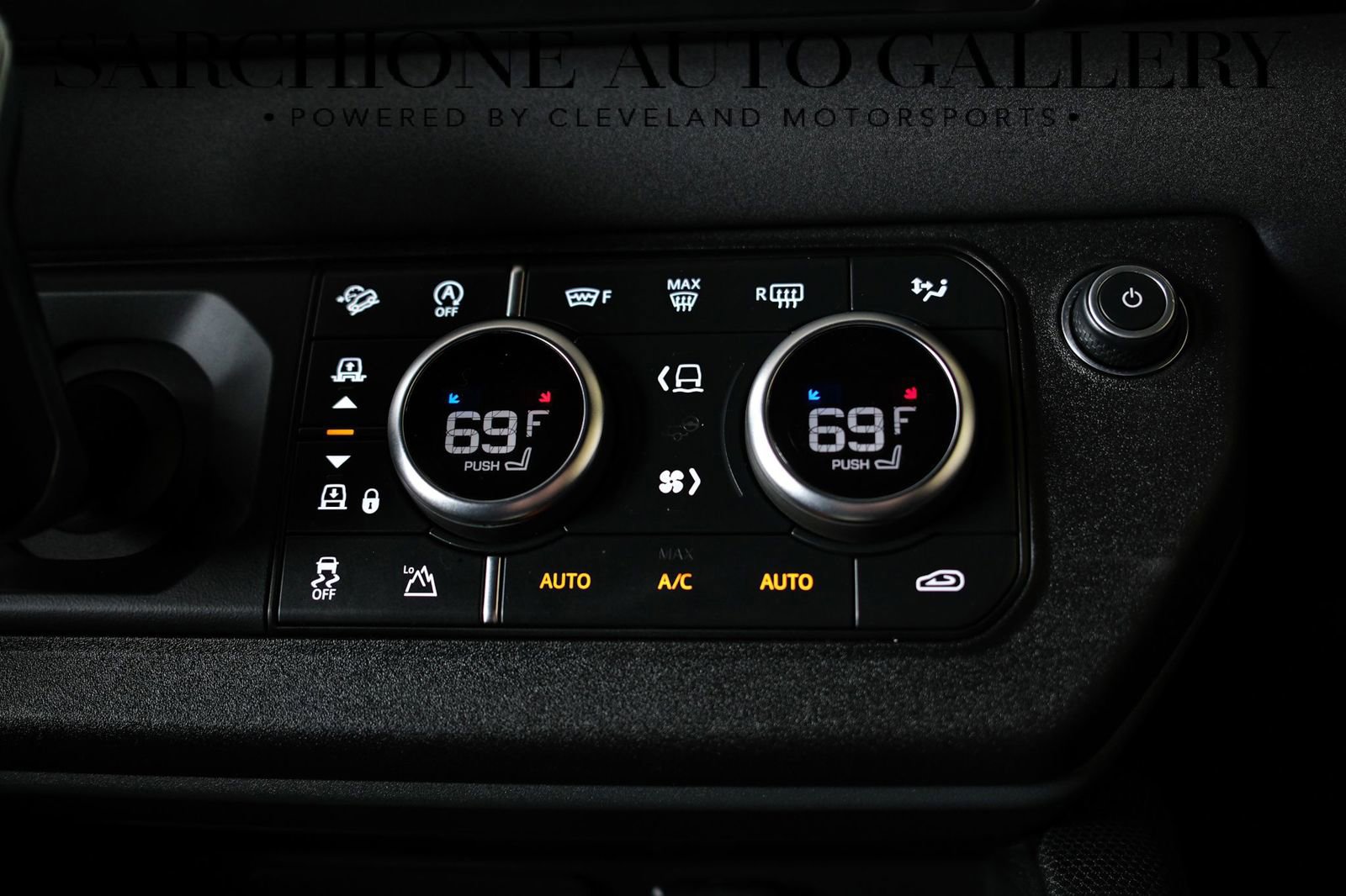 Used 2022 Land Rover Defender 90 X-Dynamic S image 15