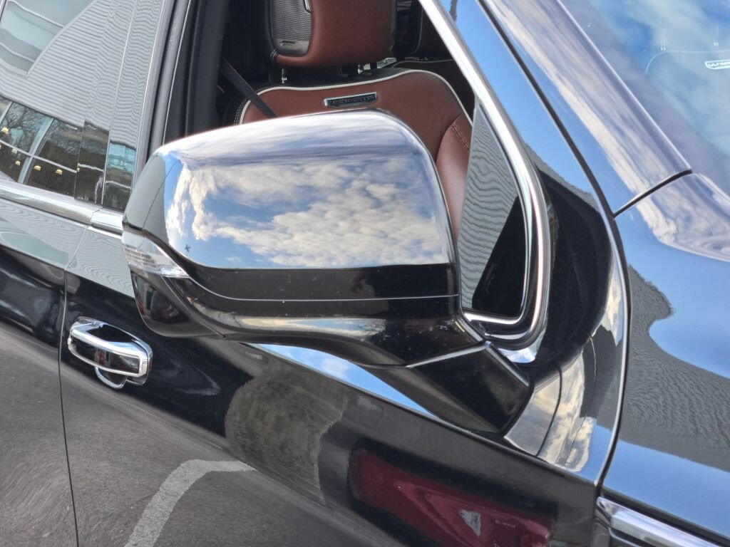 Used 2023 GMC Yukon XL Denali Ultimate image 5