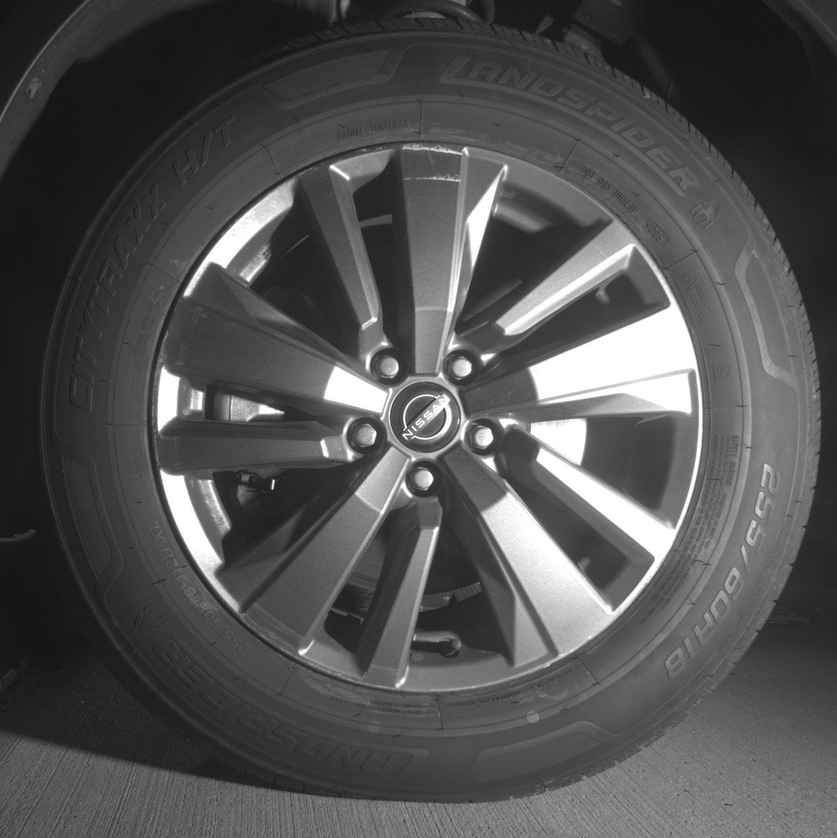 Used 2025 Nissan Pathfinder SV FWD image 12