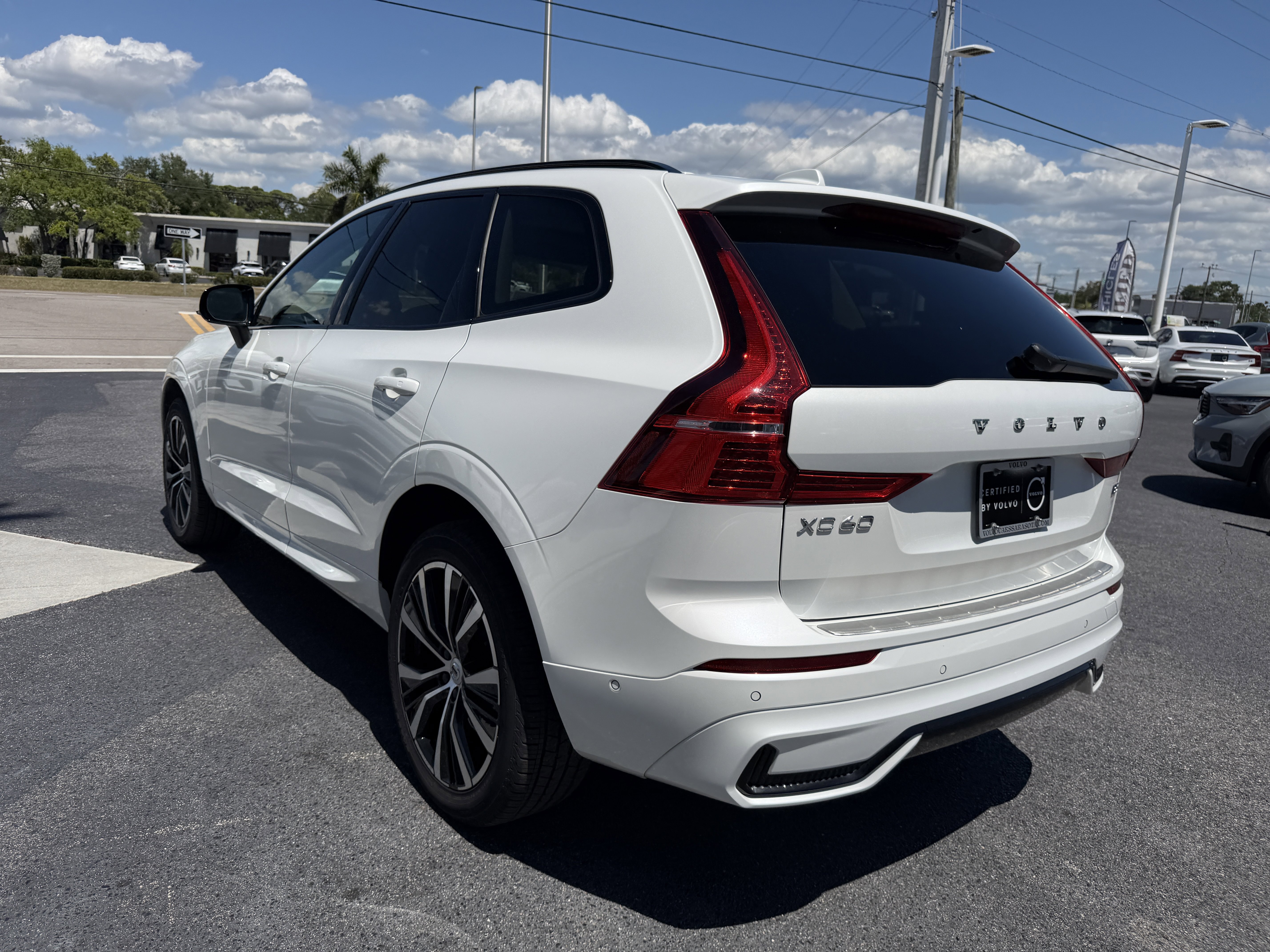 Certified 2023 Volvo XC60 B5 Plus w/ Climate Package FWD image 5