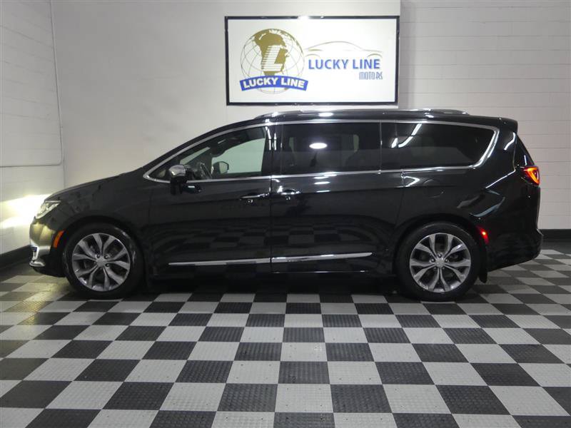Used 2020 Chrysler Pacifica Limited w/ Tire & Wheel Group FWD image 7