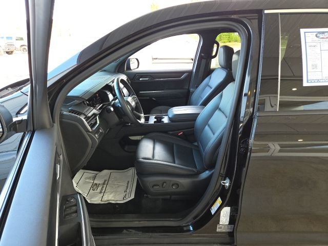 Used 2024 GMC Acadia Elevation w/ Trailering Package AWD/4WD image 23