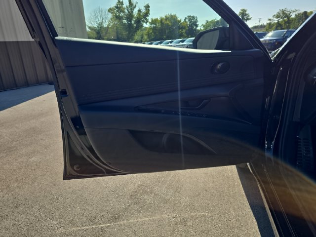 New 2026 Hyundai Elantra SEL Sport FWD image 12