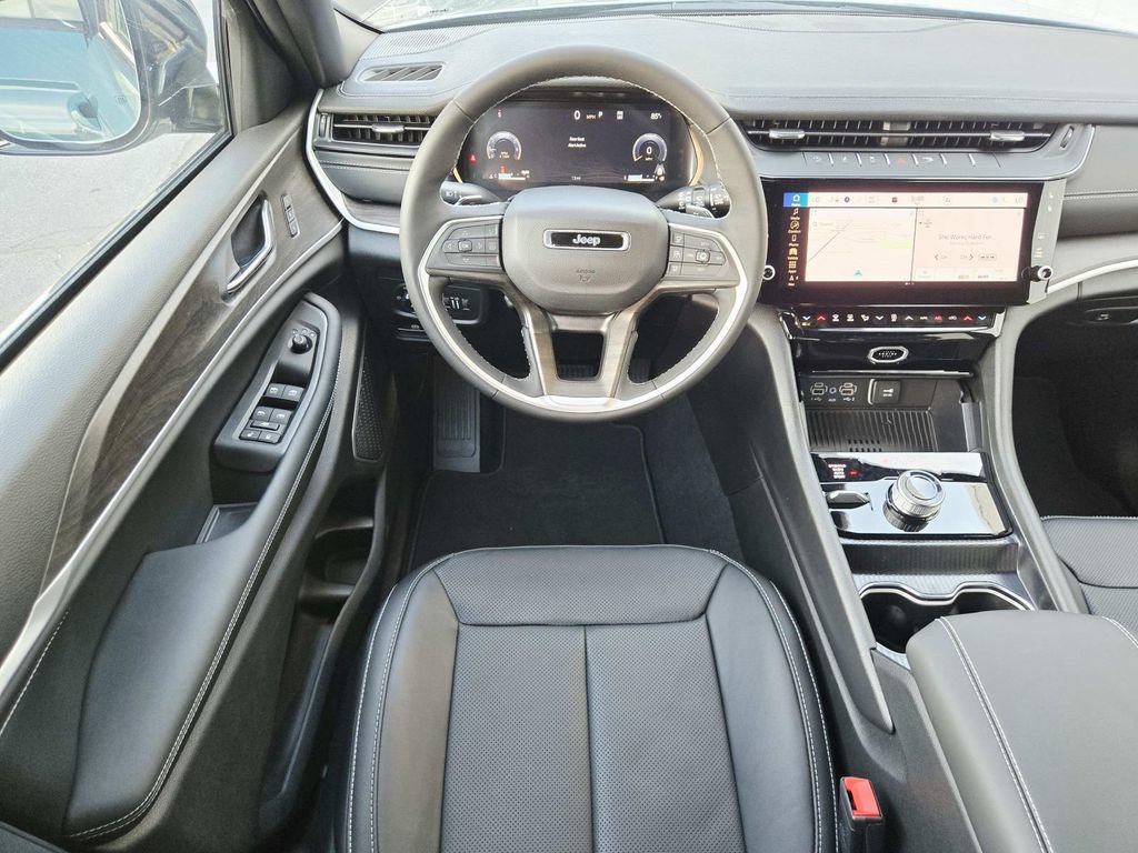 New 2026 Jeep Grand Cherokee Limited AWD/4WD image 13