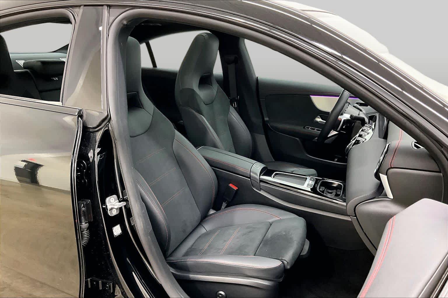 Used 2025 Mercedes-Benz CLA 250 image 9