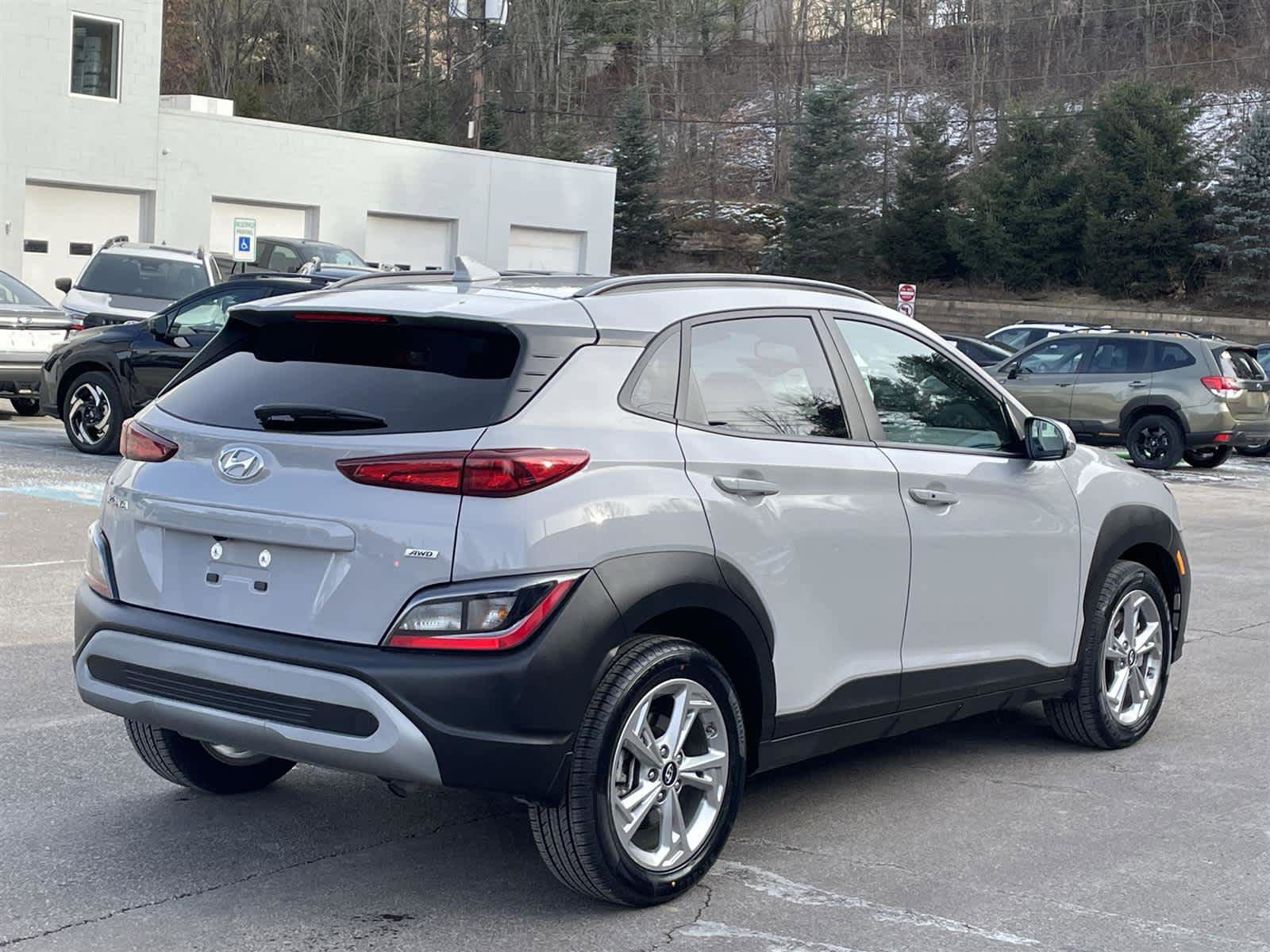 Used 2023 Hyundai Kona SEL AWD/4WD image 5
