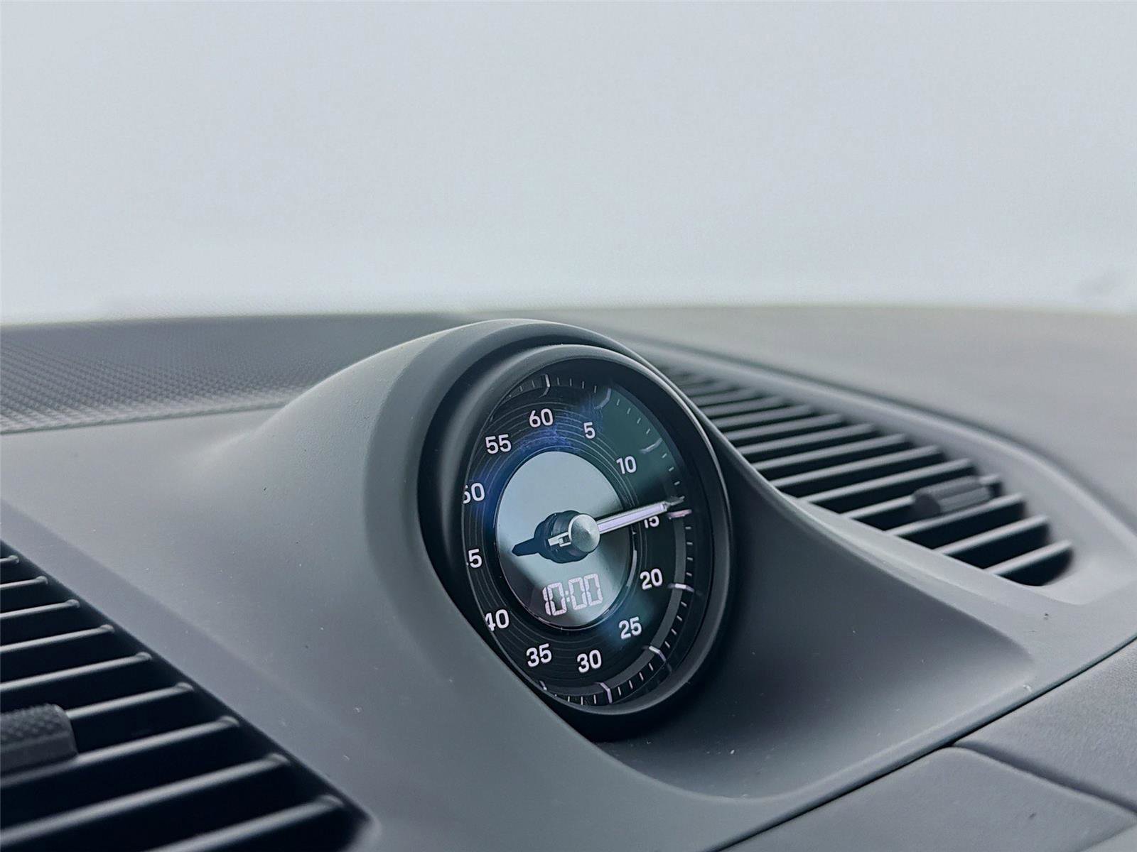 New 2026 Porsche Cayenne GTS image 12