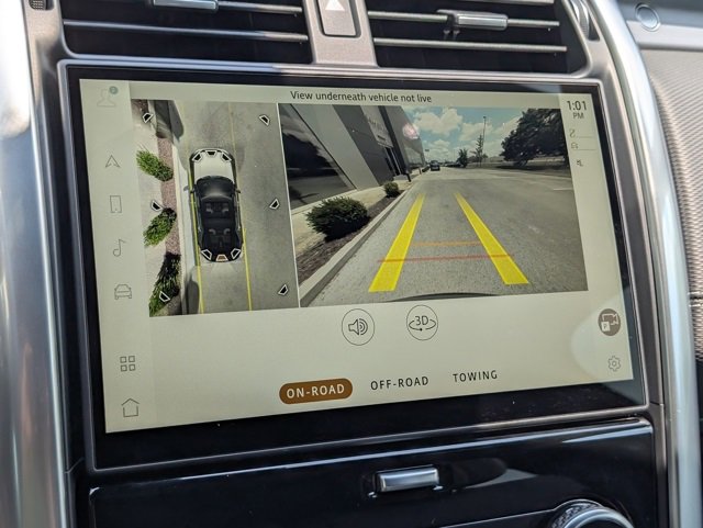 Certified 2024 Land Rover Discovery Dynamic SE image 13