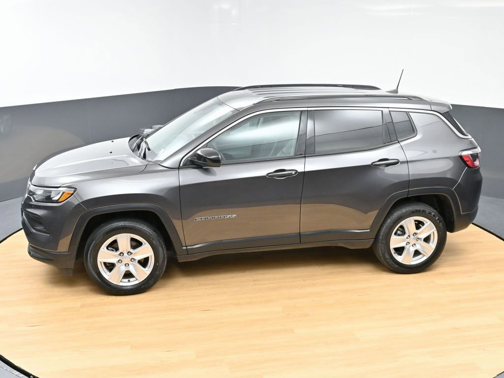Used 2022 Jeep Compass Latitude image 46
