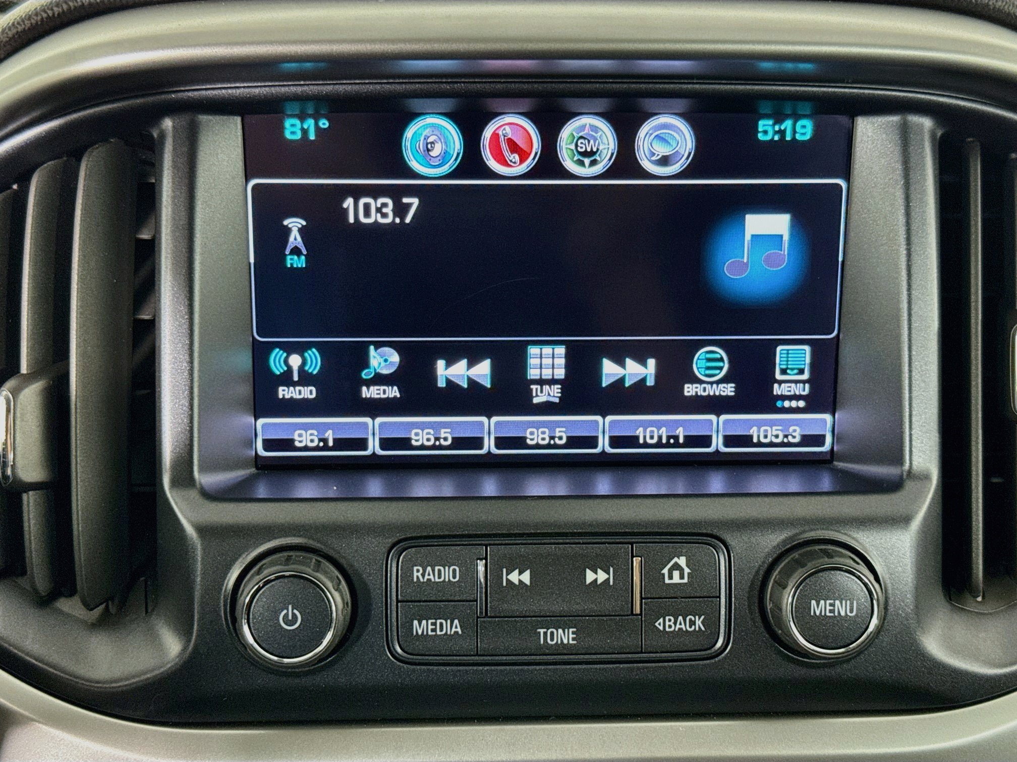 Used 2017 Chevrolet Colorado LT w/ LT Convenience Package RWD image 16