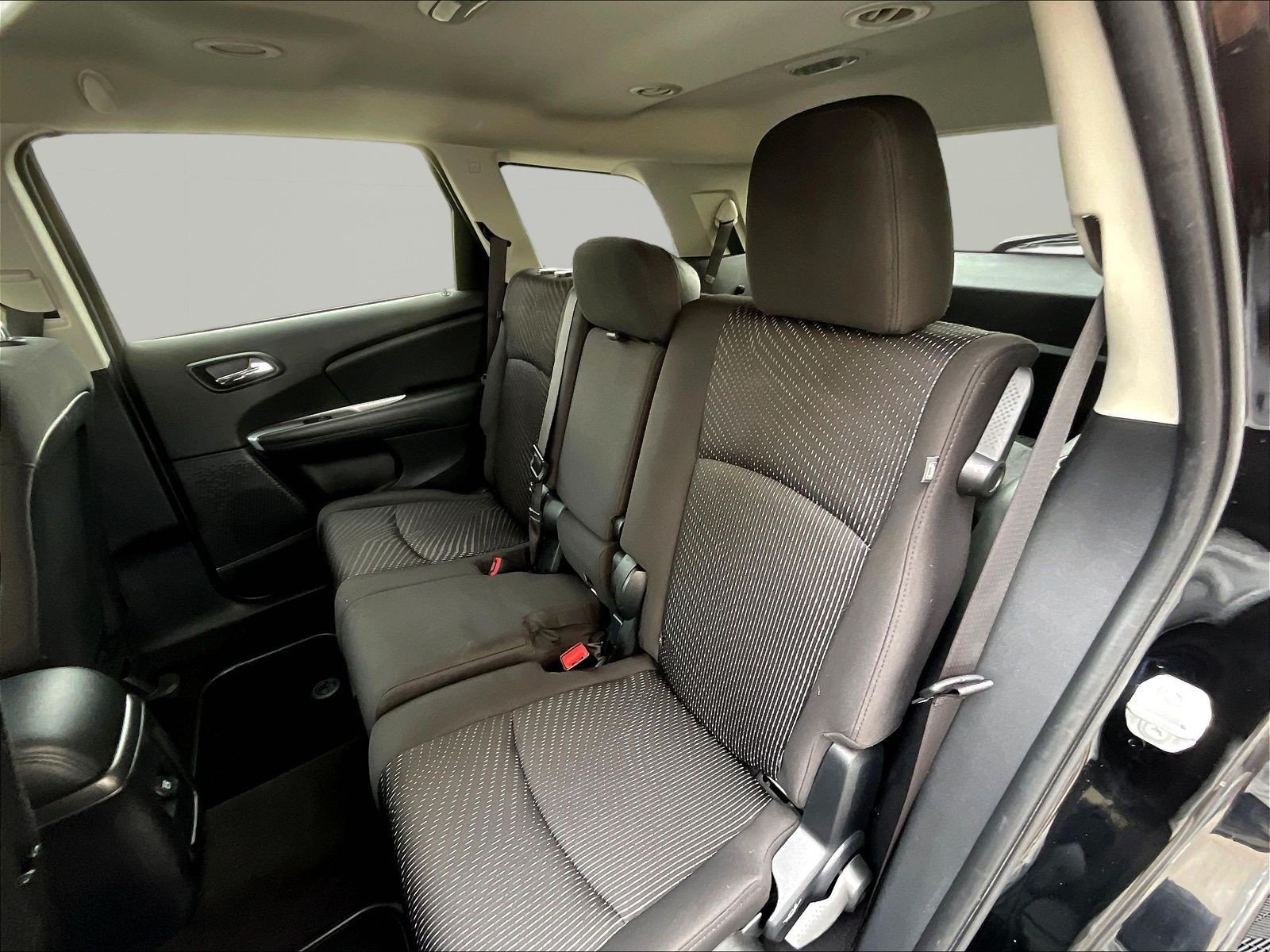 Used 2017 Dodge Journey SXT w/ Comfort/Convenience Group FWD image 21
