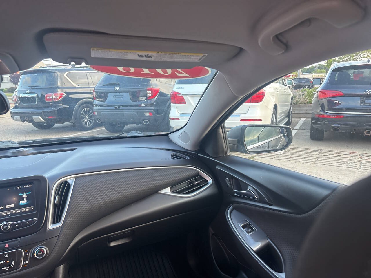 Used 2018 Chevrolet Malibu LS FWD image 21