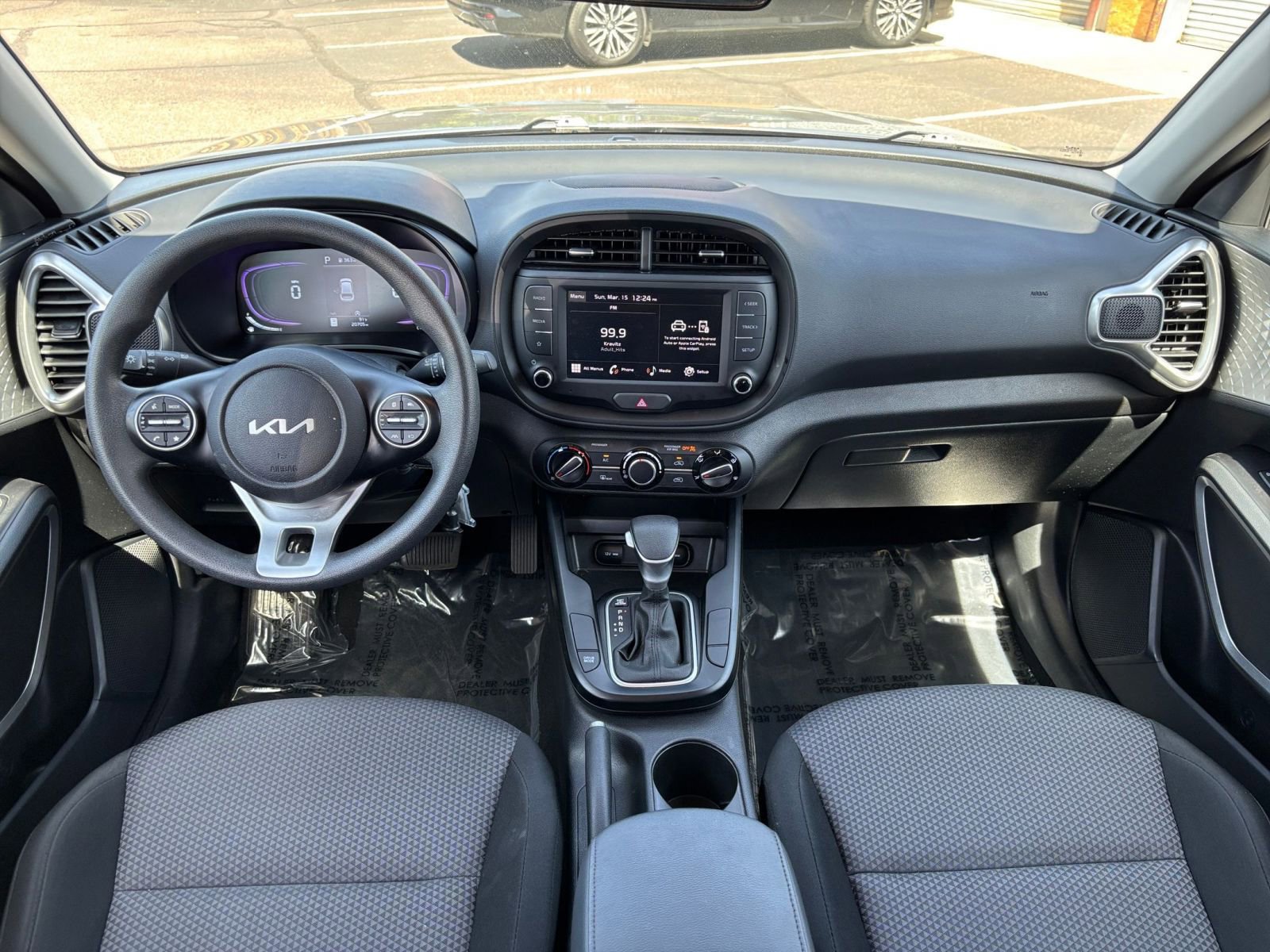 Used 2025 Kia Soul LX w/ LX Technology Package FWD image 31