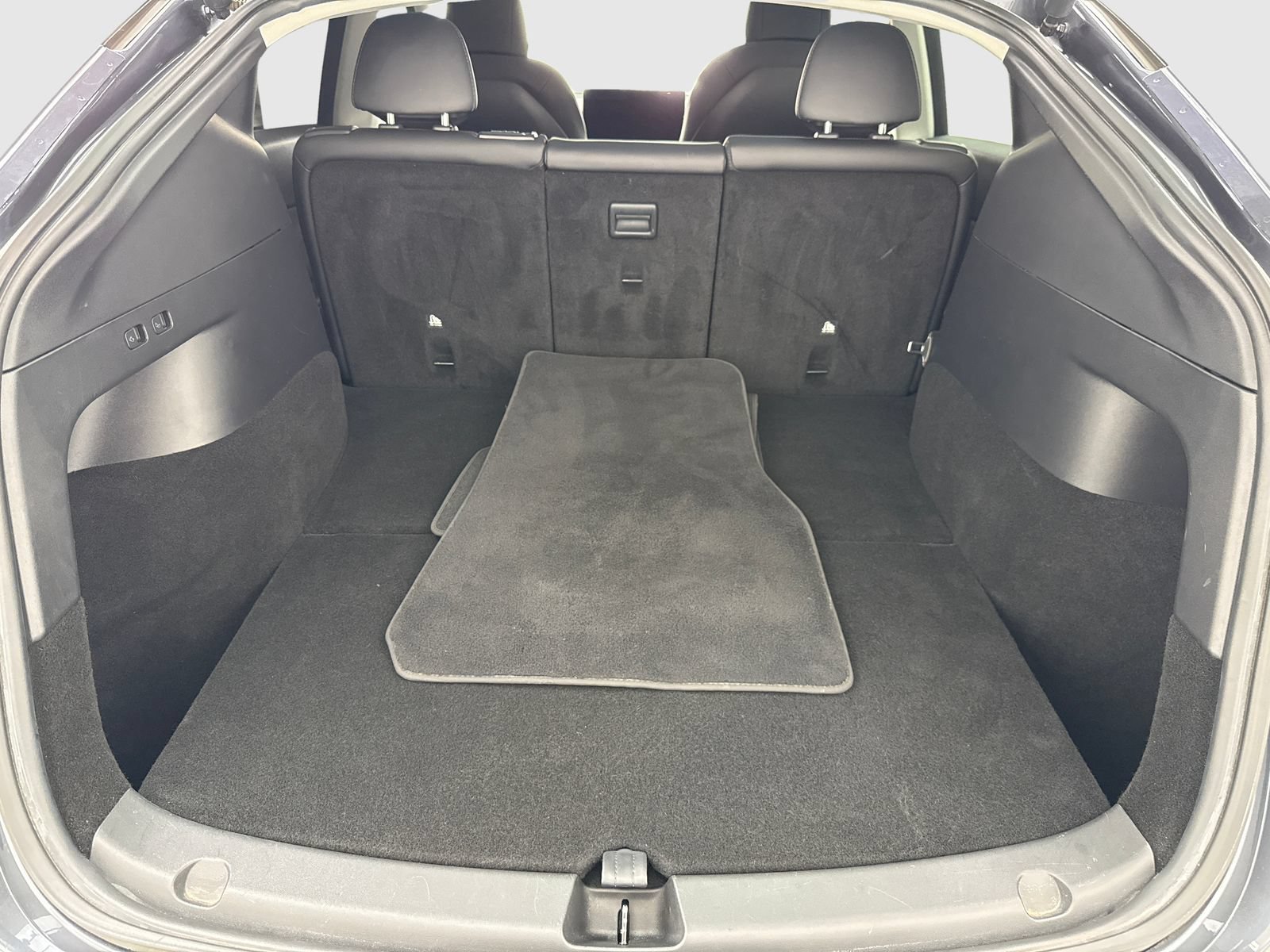 Used 2021 Tesla Model Y Long Range AWD/4WD image 43