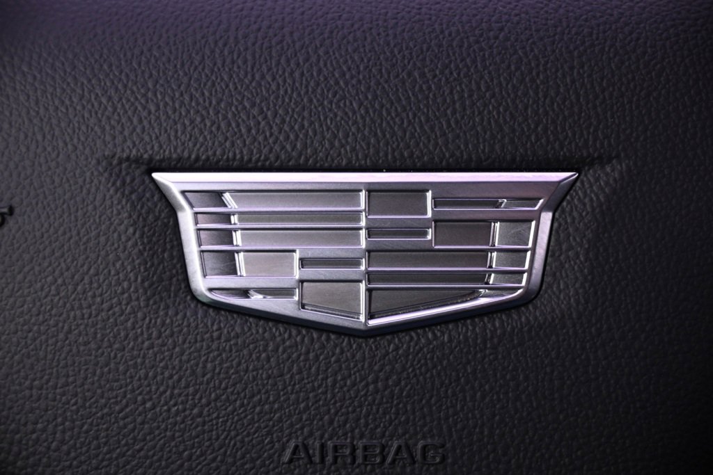 New 2025 Cadillac Optiq Sport 2 w/ LPO, ONYX Package image 34