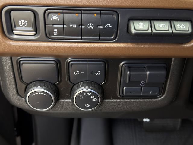 Used 2021 Chevrolet Tahoe High Country w/ Premium Package RWD image 27