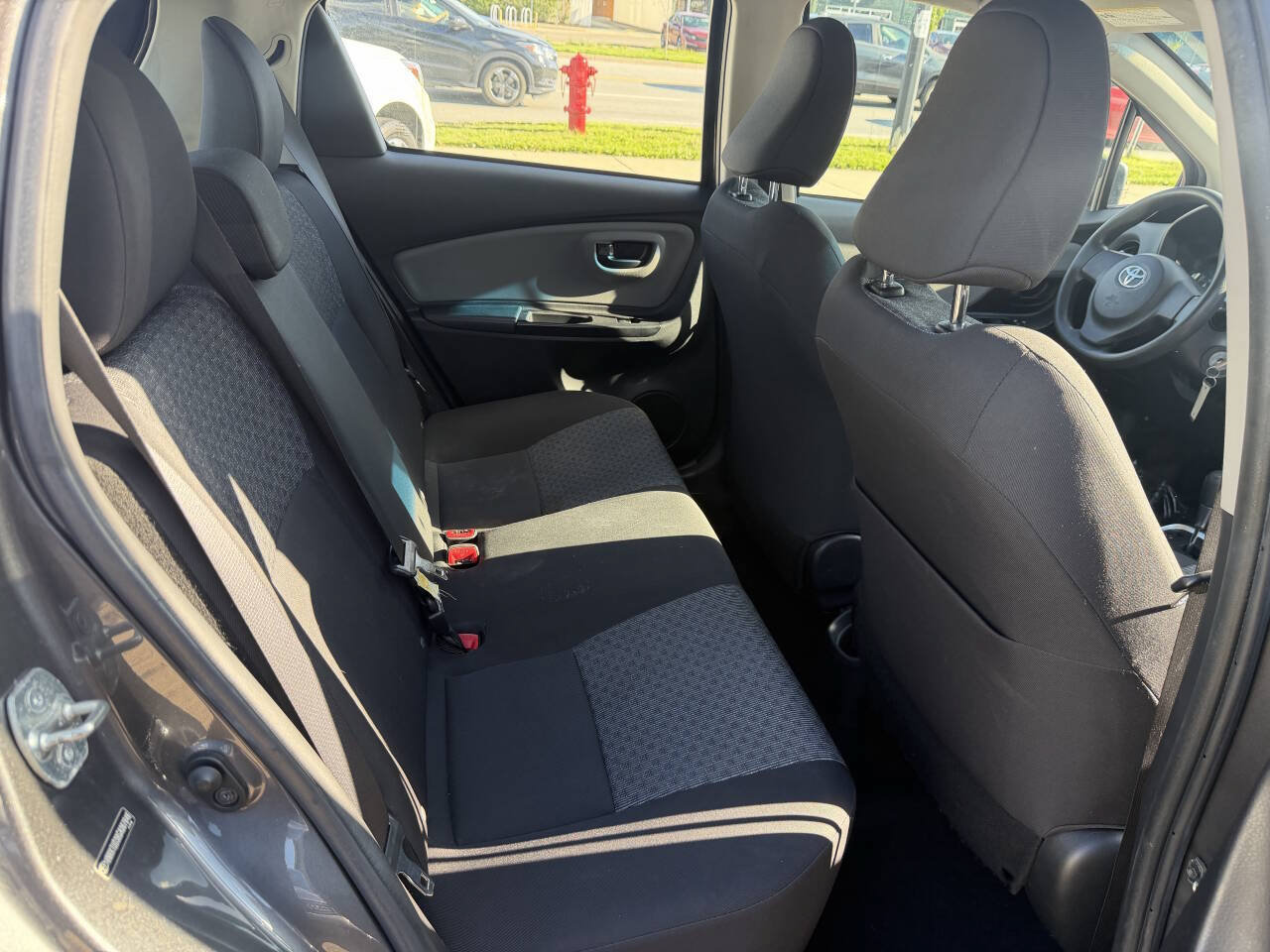 Used 2016 Toyota Yaris L FWD image 15