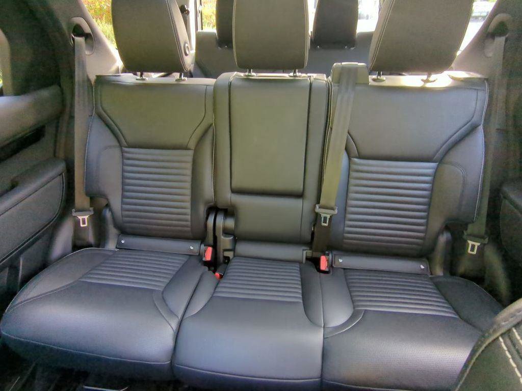 Used 2024 Land Rover Discovery S AWD/4WD image 19
