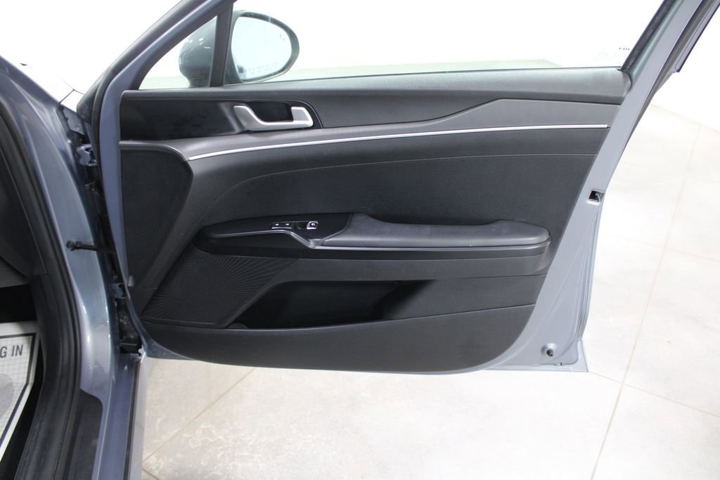 Used 2023 Kia K5 LXS image 27