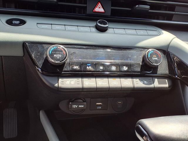 Used 2025 Hyundai Elantra Limited image 7