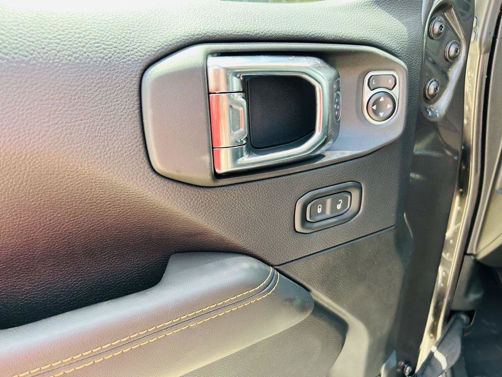 New 2025 Jeep Wrangler Unlimited Sahara AWD/4WD image 10