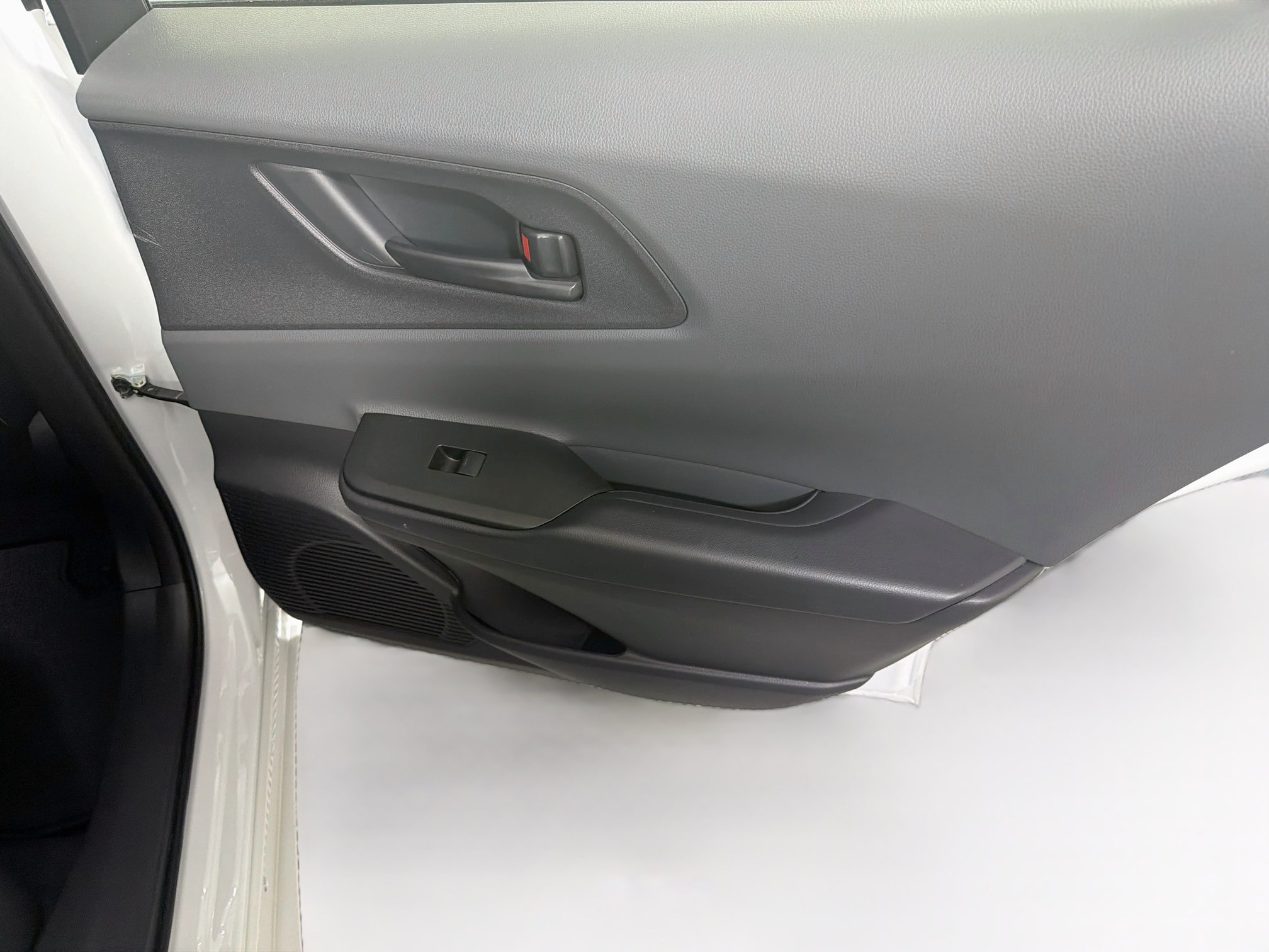 Used 2026 Toyota Prius LE FWD image 27